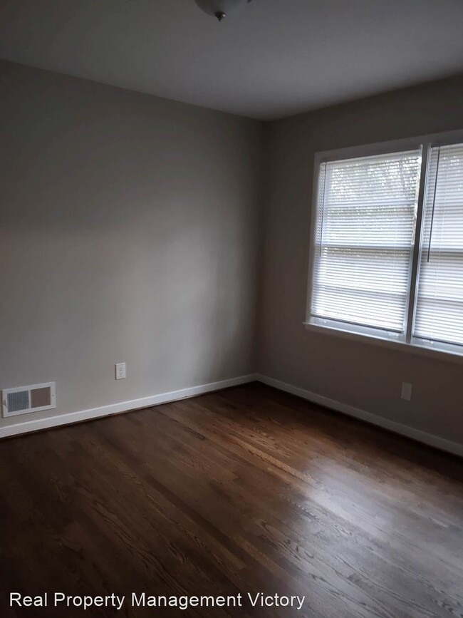 Building Photo - 3 br, 1 bath House - 2616 Wood Drive NE