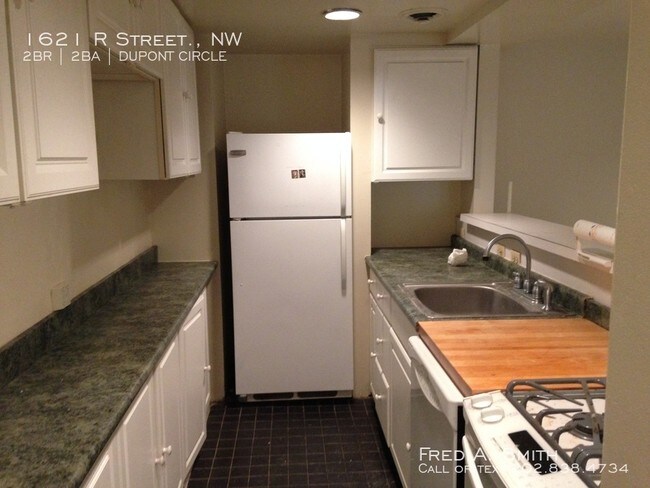 Building Photo - Spacious 2 BR Basement Apt. in Dupont Circle