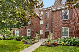 Building Photo - 216 Rideau Terrace