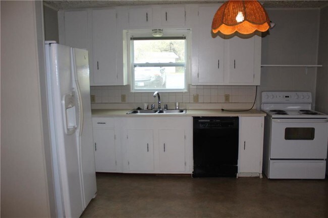 Building Photo - 525 Skyline Summit Vista