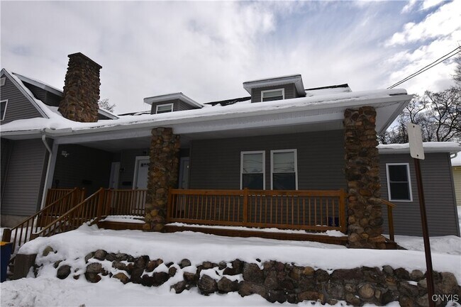 Foto del edificio - 137 Genesee St