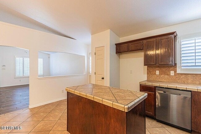 Foto del edificio - 2080 Shreya St