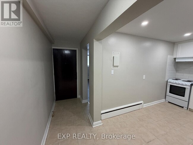 Building Photo - 365 Tillbury Ave