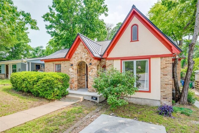 Building Photo - 1623 Palma Plaza