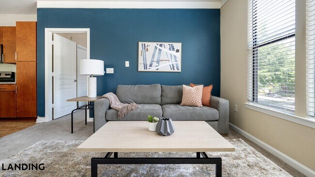 Foto del edificio - 10051 Perimeter Station Dr