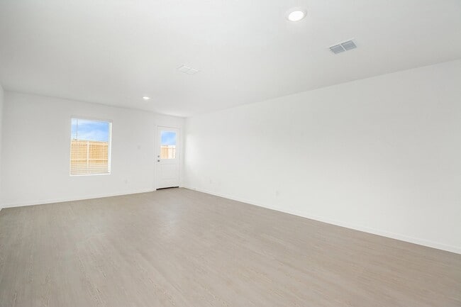 Foto del edificio - 911 Sandhill Crane Ln