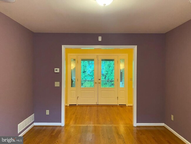 Building Photo - 108 E Park Pl