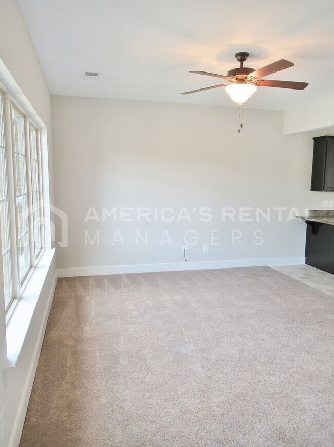 Foto del edificio - DEPOSIT PENDING! Townhome in Chelsea for r...