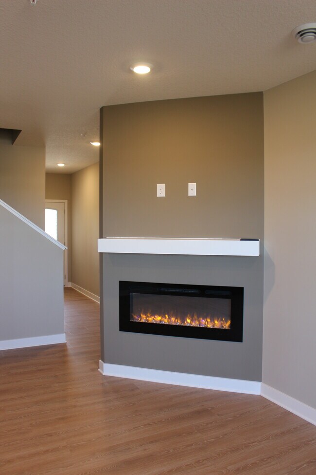 Fireplace - 6524 Genevieve Trl