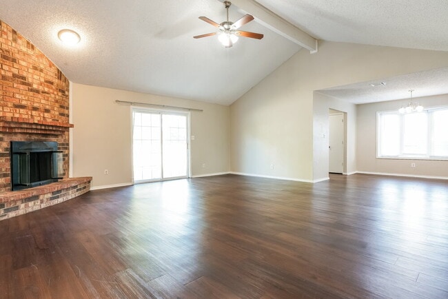 Building Photo - 6419 Twin Spruce Ct