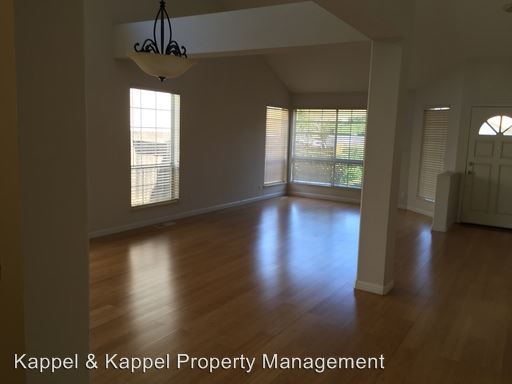 Building Photo - 105 Pau Ct