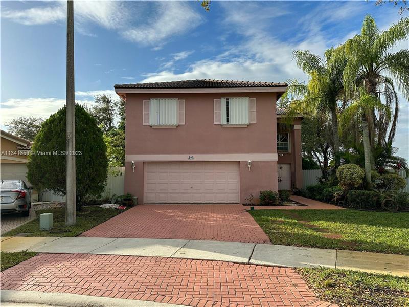Foto principal - 192 SW 204th Ave