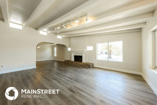 Building Photo - 4031 N 59th Dr