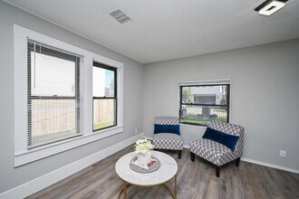 Building Photo - 1507 Laird St