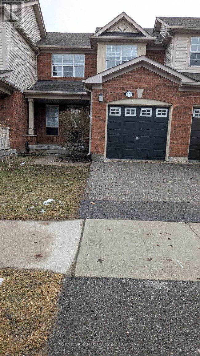 Photo du bâtiment - 676 Hamilton Crescent