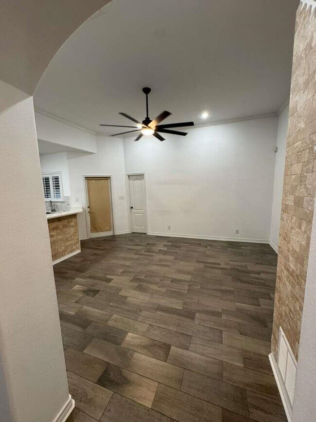 Foto del edificio - 2064 Lima Loop