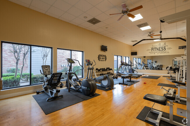 GIMNASIO - Ashford Court Apartments