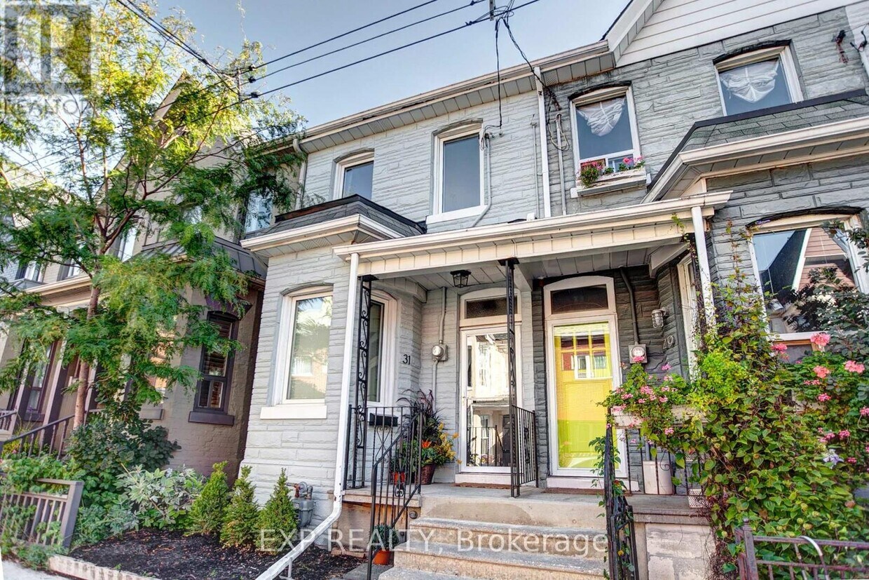 Primary Photo - 31 Manning Ave