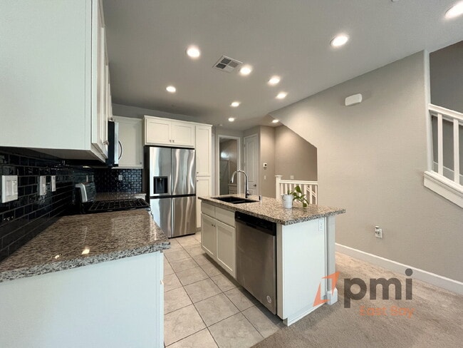 Building Photo - Contemporary Modern 3Bd Townhome in Muir H...