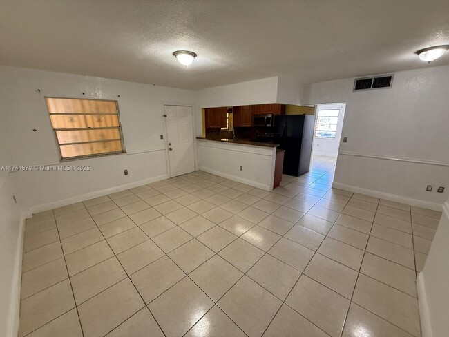 Foto del edificio - 4050 NW 135th St