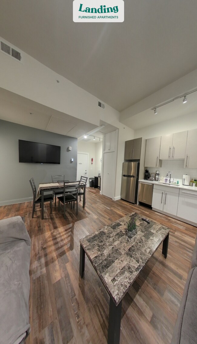 Building Photo - 8 E Fayette St