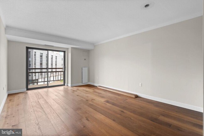 Foto del edificio - 2111 Wisconsin Ave NW