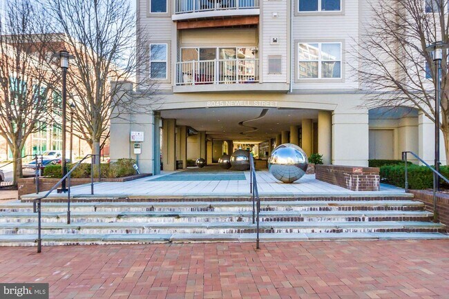Foto del edificio - 8045 Newell St