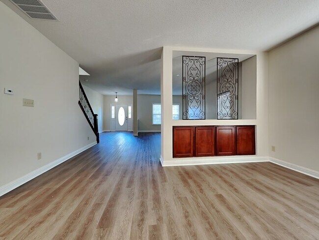 Foto del edificio - 915 Brookstone Dr