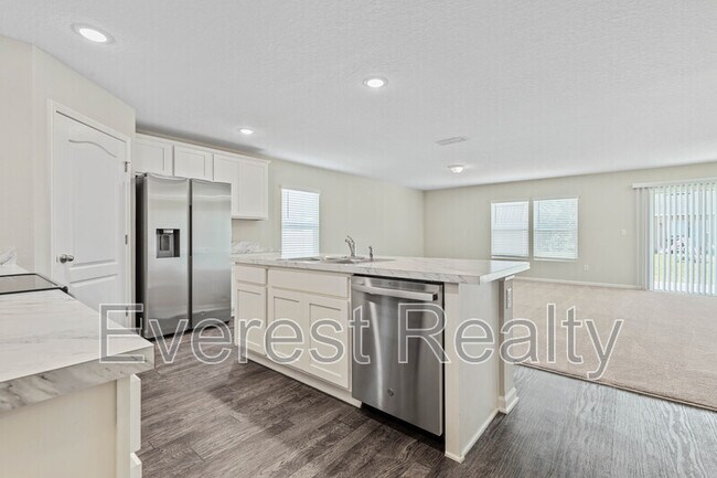 Building Photo - 5 Birchfield Pl