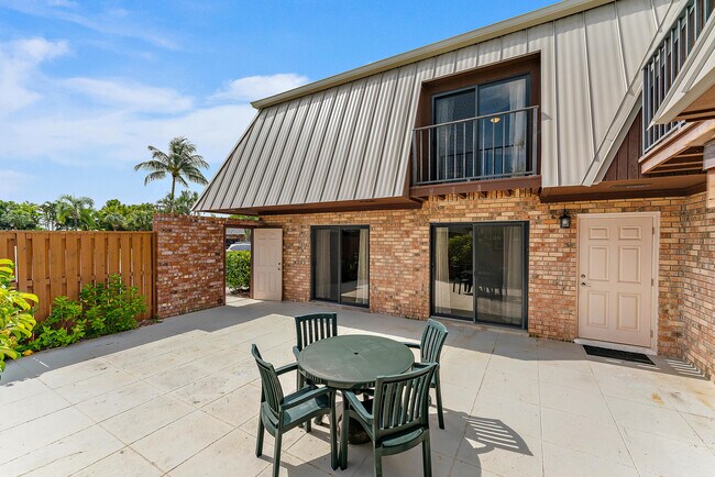 Foto del edificio - 1420 Ocean Way