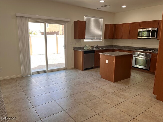 Foto del edificio - 3104 Naggio Shores Ave