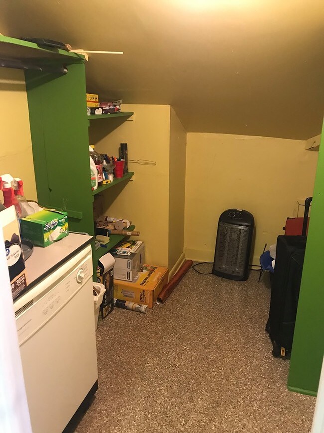 401 W Granite St Unit 5, Butte, MT 59701 Room for Rent in Butte, MT