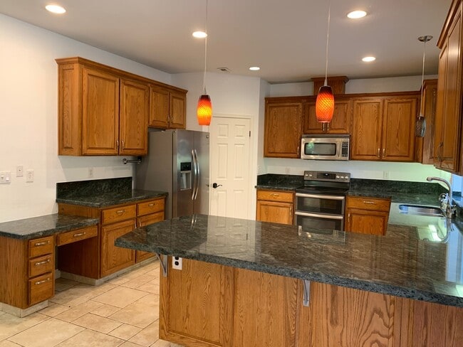 Building Photo - Gorgeous Walnut Creek Home!