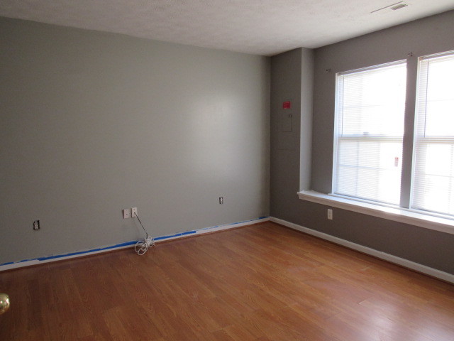 Building Photo - 829 Middle River Rd