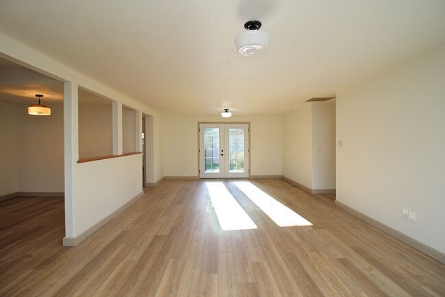 Foto del edificio - 11318 NE Siskiyou St