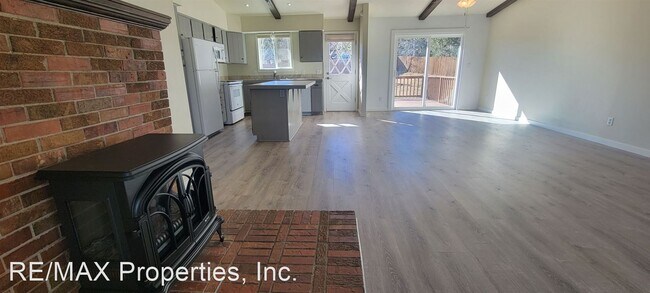 Foto del edificio - 3 br, 2.5 bath House - 720 Northwoods Dr W