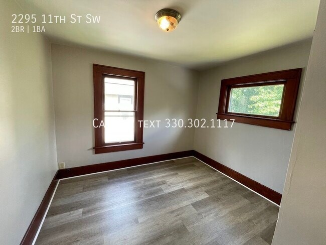 Foto del edificio - Two bedroom one bathroom second level apar...