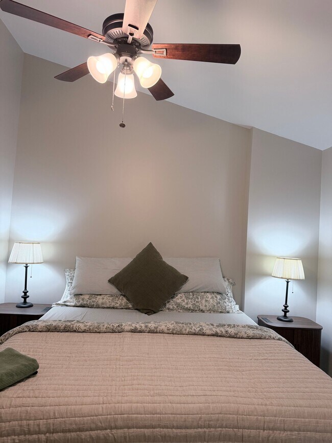 Foto del edificio - 9061 Falcon Glen Ct