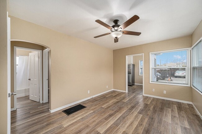 Building Photo - 2527 Buena Vista Ave - 1 bedroom | 1 bath ...