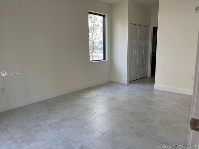 Building Photo - 8363 NW 41st St