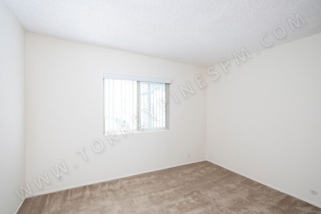 Building Photo - *OPEN HOUSE: 6/21 10-11AM* La Jolla 2 Br w...