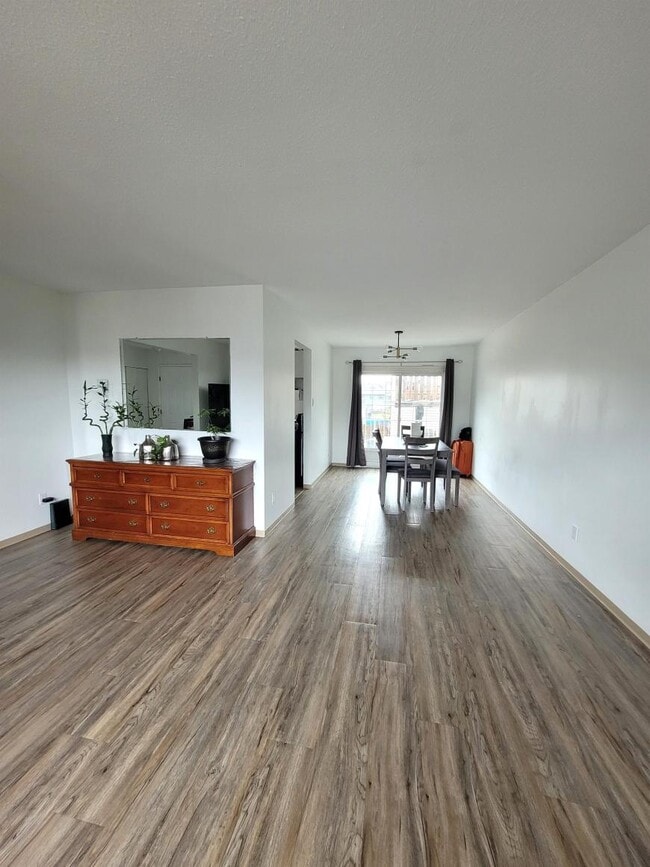Building Photo - 3 bedroom in Prince Rupert BC V8J 4C8