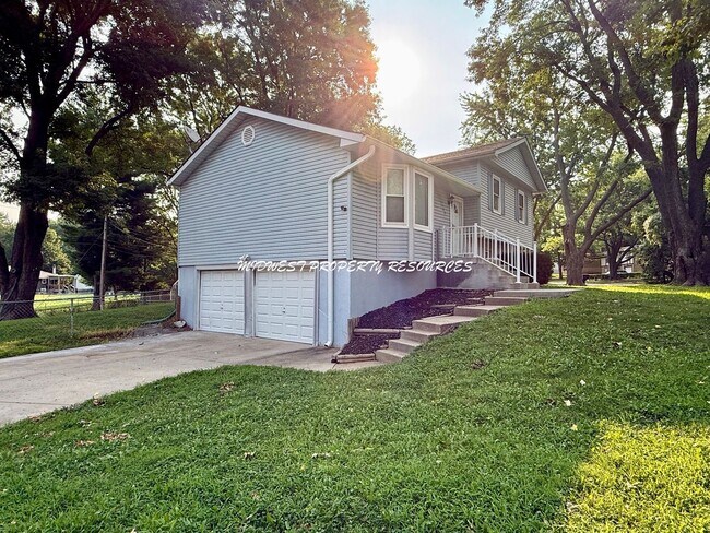 Foto del edificio - Beautiful 3 Bedroom Home in Lee's Summit