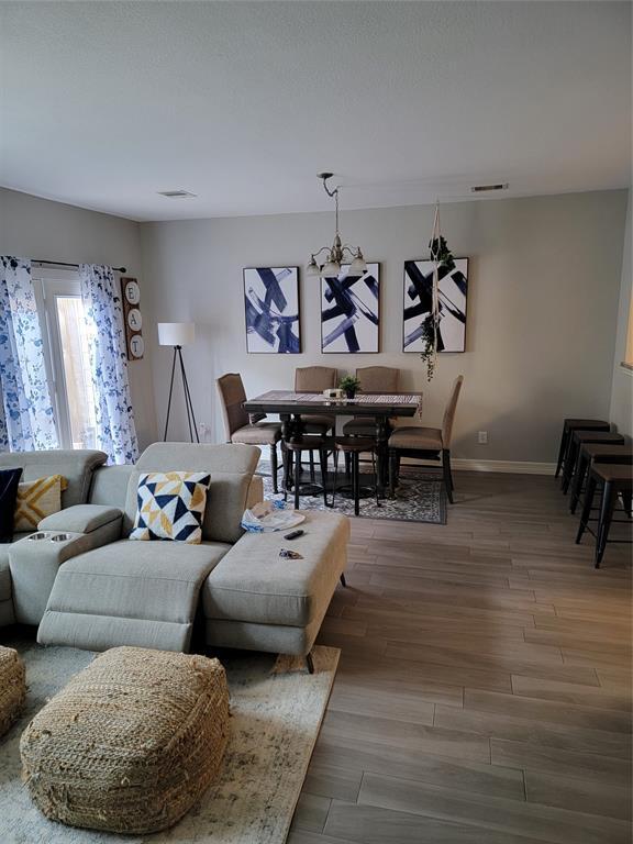 Foto del edificio - 16019 Summerville Lake Dr