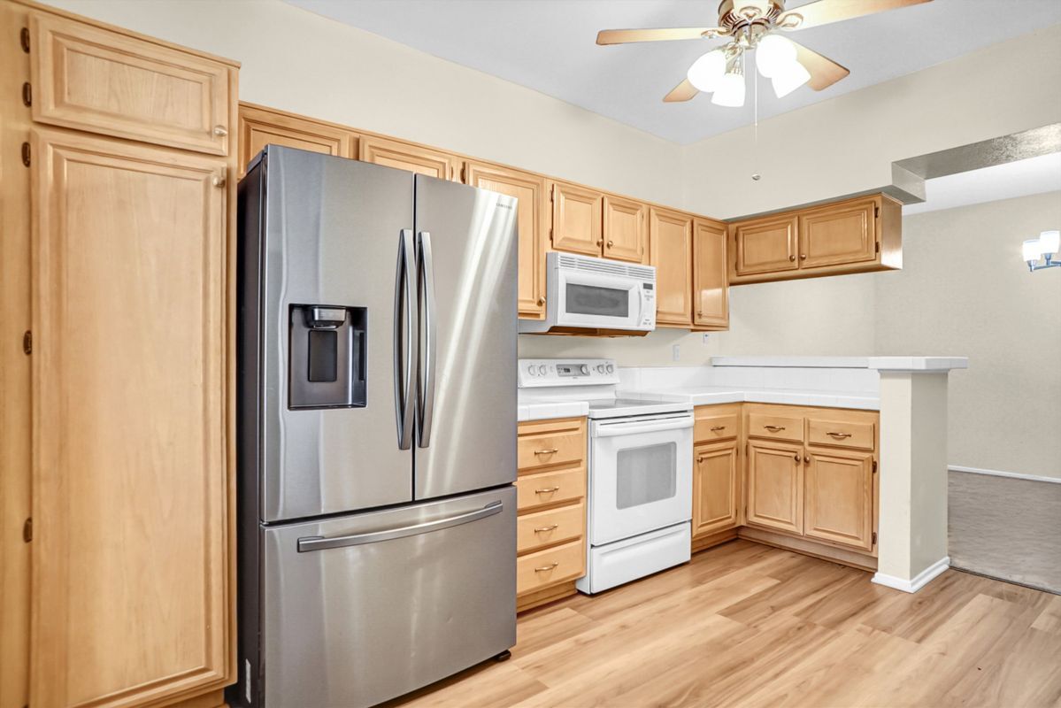 Foto del edificio - 624 Indian Oak Ln