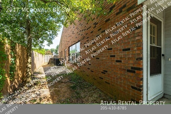 Building Photo - 2917 McDonald Dr SW