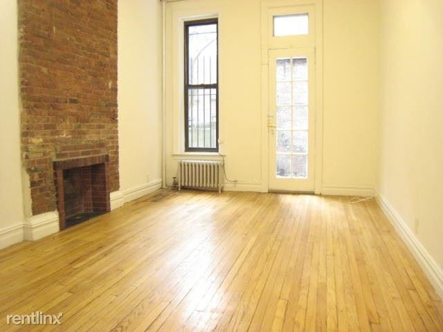 Foto principal - 148 W 10th St