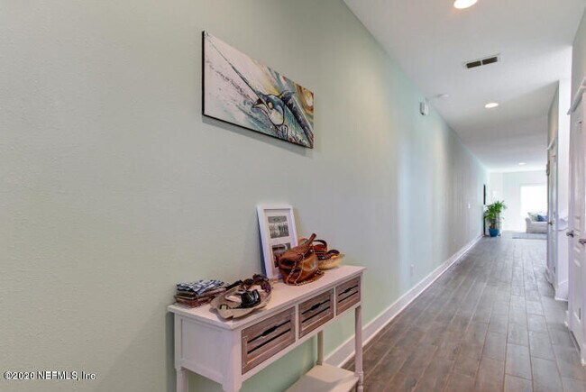 Foto del edificio - 676 10th Ave S