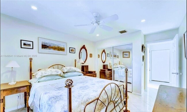 Foto del edificio - 6430 Pebble Creek Way