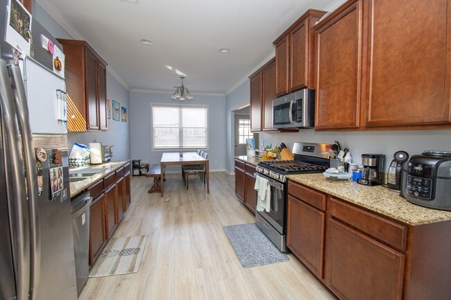 Building Photo - Beautiful 3-Bedroom Home in Burnside Farms – Furnishings Included & Fire Pit!